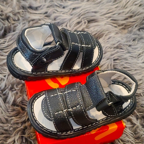 Sandals - Picture 3 of 5